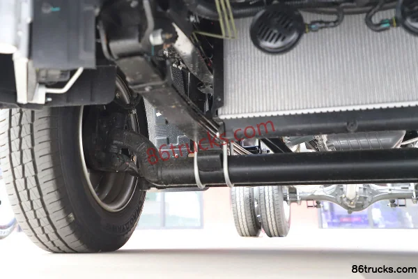 Foton V-Card 2L CNG 144 ch 4X2(6 roues) Dongan 5 vitesses 3,815 m camion micro plateau simple cabine Châssis (2) | 86Trucks