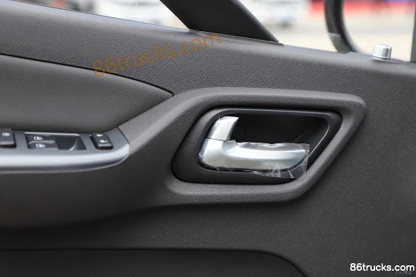Foton Zhilan EM 4.5T 3.815m single-row pure electric flatbed light truck 59.4kWh 4X2(6 wheels) Interior (3) | 86Trucks