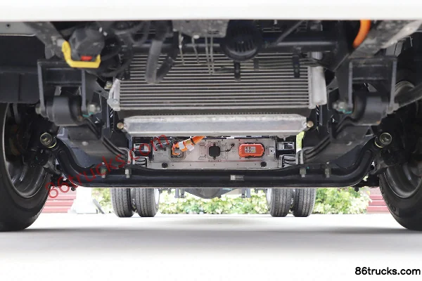 Foton Zhilan EM 4.5T 3.815m single-row pure electric flatbed light truck 59.4kWh 4X2(6 wheels) Chassis (1) | 86Trucks