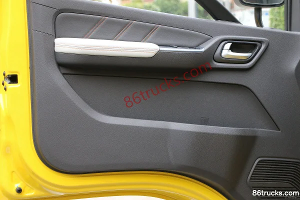Foton Aoling M Card 122 ch 4X2(6 roues) camion nacelle élévatrice Cabine (2) | 86Trucks