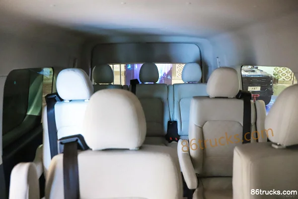 Foton Tuyano Da V 2.4T 9-Seat 5.49m Pure Electric Mid-Roof Light Bus CATL 77.28kWh Cargo Box (3) | 86Trucks