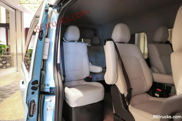 Foton Tuyano Da V 2.4T 9-Seat 5.49m Pure Electric Mid-Roof Light Bus CATL 77.28kWh Cargo Box (2) | 86Trucks