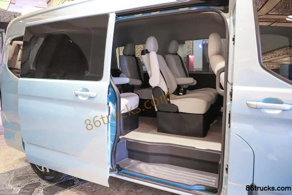 Foton Tuyano Da V 2.4T 9-Seat 5.49m Pure Electric Mid-Roof Light Bus CATL 77.28kWh Cargo Box (1) | 86Trucks