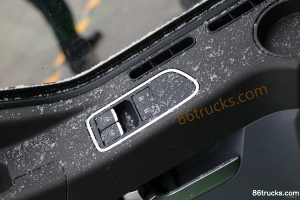 Proton Auto Charging Edition 31T 8X4(12 wheels) 7.2m Electric Dump Truck 256kWh Cab (3) | 86Trucks