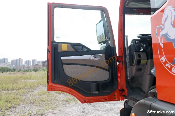 Sinotruk HOWO TX 270 hp 4X2(6 wheels) 9.6m Wing Open Van Cargo Truck (China VI) (Weichai) (8-speed) Cab (1) | 86Trucks