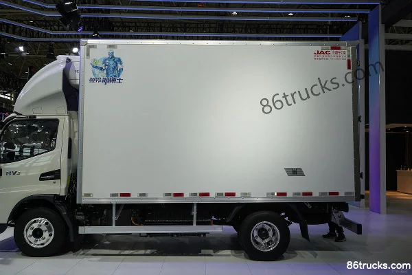 JAC Junling HV6 4.5T 4.015m Plug-in Hybrid Refrigerated Truck 15.55kWh 4X2(6 wheels) Body (3) | 86Trucks