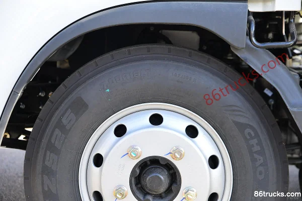 JAC Junling V5 150hp 4X2(6 wheels) 4.22m single-row flatbed light truck (China VI) Chassis (2) | 86Trucks