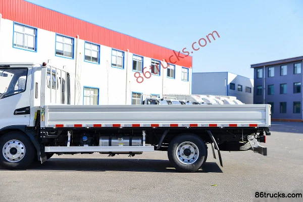 JAC Junling V5 150hp 4X2(6 wheels) 4.22m single-row flatbed light truck (China VI) Body (2) | 86Trucks