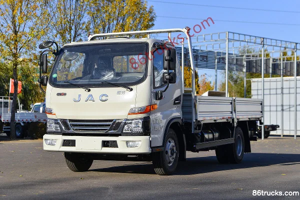 JAC Junling V5 137 ch 4X2(6 roues) camion léger plateau à cabine simple 4,18 m Extérieur (3) | 86Trucks