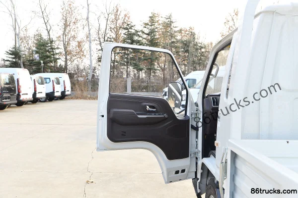 JMC Shunda Small Truck 116hp 4X2(6 wheels) 3.3m Half-Cab Flatbed Light Truck (1) | 86Trucks