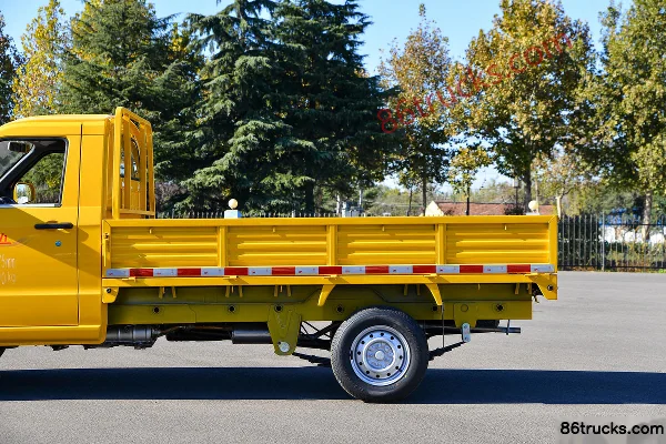 JAC Zhengcheng W1 Zunxiang Edition 1.5L 116 hp 4X2(6 wheels) gasoline 2.9m single-row panel micro truck Body (2) | 86Trucks