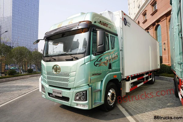 FAW Jiefang Qingdao JH6 Zhizun Edition 350 hp 4X2(6 wheels) 9.7m AMT automatic refrigerated truck Exterior (3) | 86Trucks