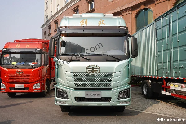 FAW Jiefang Qingdao JH6 Zhizun Edition 350 hp 4X2(6 wheels) 9.7m AMT automatic refrigerated truck Exterior (2) | 86Trucks
