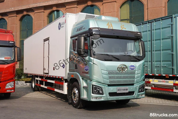 FAW Jiefang Qingdao JH6 Zhizun Edition 350 hp 4X2(6 wheels) 9.7m AMT automatic refrigerated truck Exterior