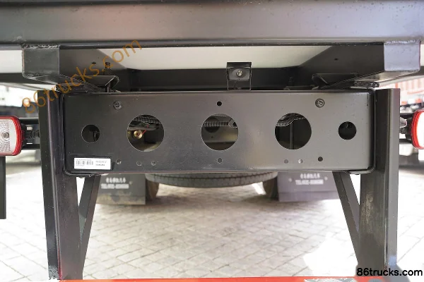 FAW Jiefang Qingdao JH6 Zhizun Edition 350 hp 4X2(6 wheels) 9.7m AMT automatic refrigerated truck Body (2) | 86Trucks