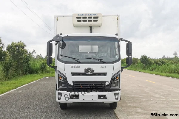Sinotruk HOWO H3 4.5T 4.15m Single Row Pure Electric Refrigerated Truck 100.46kWh 4X2(6 wheels) Exterior (2) | 86Trucks