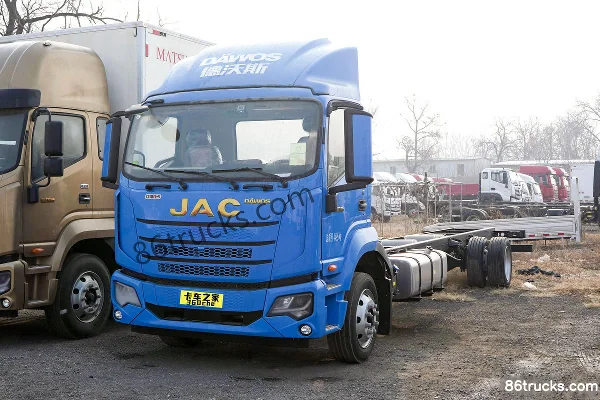 JAC Dewos T9 220hp 4X2(6 wheels) 10m Box Cargo Truck Exterior (3) | 86Trucks