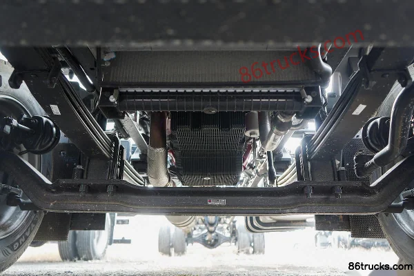 JAC Dewos T9 220hp 4X2(6 wheels) 10m Box Cargo Truck Chassis (1) | 86Trucks