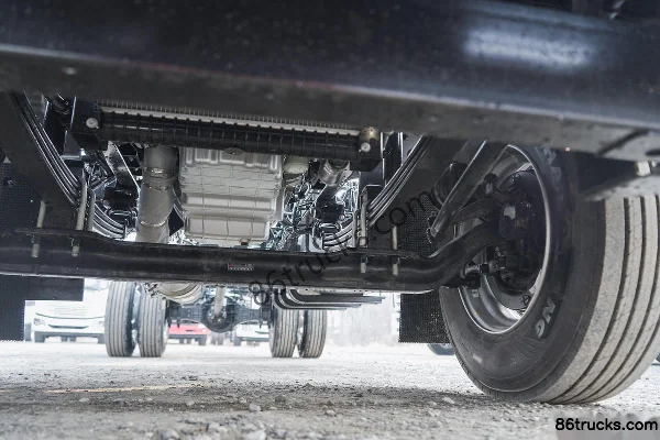 JAC Dewos V9 195 hp 4X2(6 wheels) 5.48m Van Cargo Truck (China VI) Chassis (3) | 86Trucks