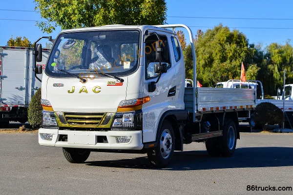 JAC Junling V3 Golden Ingot 140hp 4X2(6 wheels) 3.37m semi-cab flatbed light truck Exterior (3) | 86Trucks