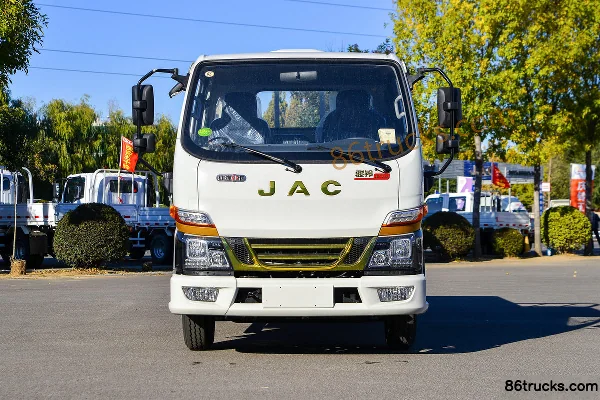 JAC Junling V3 Golden Ingot 140hp 4X2(6 wheels) 3.37m semi-cab flatbed light truck Exterior (2) | 86Trucks