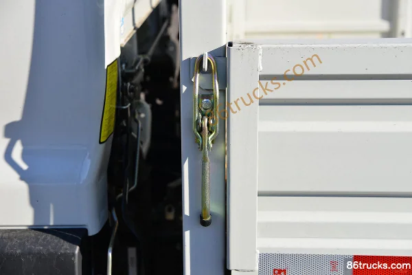 JAC Junling V3 Golden Ingot 140hp 4X2(6 wheels) 3.37m semi-cab flatbed light truck Body (3) | 86Trucks