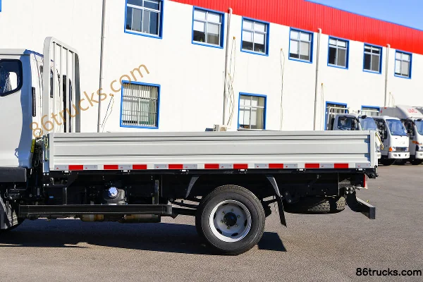 JAC Junling V3 Golden Ingot 140hp 4X2(6 wheels) 3.37m semi-cab flatbed light truck Body (2) | 86Trucks
