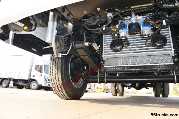 Foton Aumark M Card 142hp 4X2(6 wheels) 3.94m semi-cab flatbed mini truck (air brake) Chassis (2) | 86Trucks