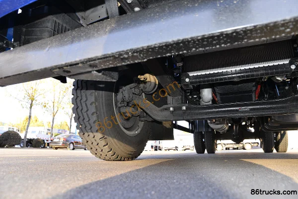 JAC S9 2.5L Diesel 185 hp 4X2(6 wheels) Fast Gear 8-speed 3.82m Sleeper Cab Van Light Truck Chassis (2) | 86Trucks