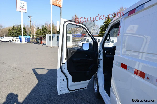 JAC Lanmao M2 2023 Guoxuan Confort 3,2 T 2 places camion fourgon électrique pur 4,89 m 41,93 kWh Cabine (1) | 86Trucks
