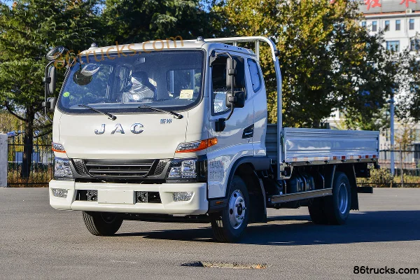 JAC Junling V6 162 hp 4X2(6 wheels) 3.89m Semi-row Flatbed Light Truck Exterior (3) | 86Trucks