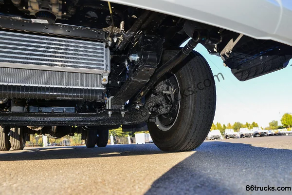 JAC Junling V6 162 hp 4X2(6 wheels) 3.89m Semi-row Flatbed Light Truck Chassis (3) | 86Trucks