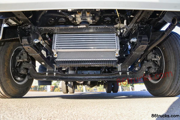 JAC Junling V6 162 hp 4X2(6 wheels) 3.89m Semi-row Flatbed Light Truck Chassis (1) | 86Trucks