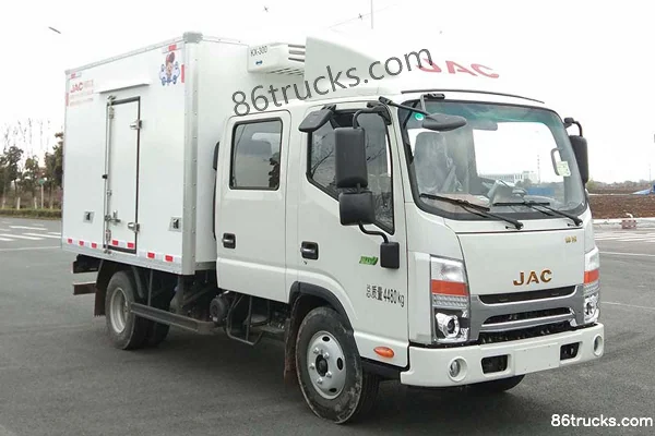 JAC Shuailing S3 129hp 4X2(6 wheels) 3.05m refrigerated truck Exterior