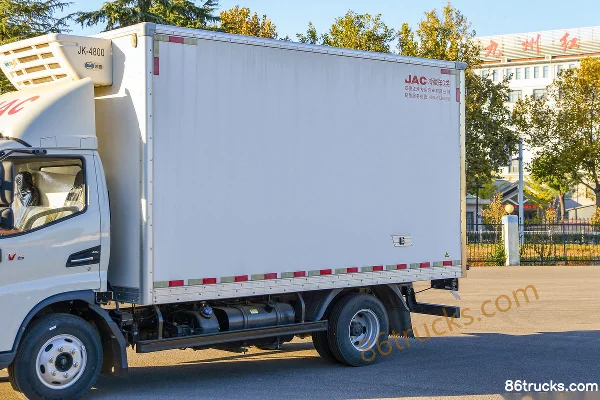 JAC Junling V6 152 ch 4X2(6 roues) 4,015 m camion frigorifique Carrosserie (1) | 86Trucks