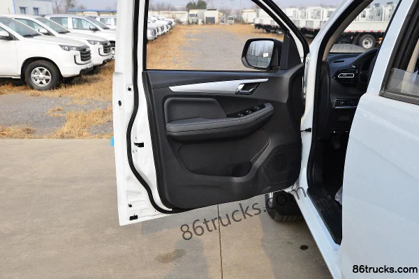 Jiangxi Isuzu Ruimai 2023 Chima Edition 2.5T Diesel 143hp Manual 4WD Long Wheelbase Double-row Pickup Chassis (2) | 86Trucks