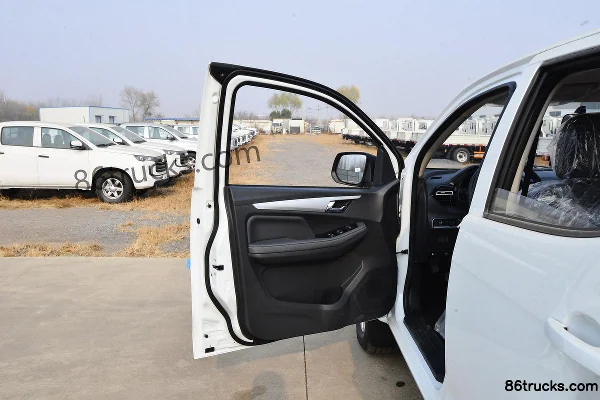 Jiangxi Isuzu Ruimai 2023 Chima Edition 2.5T Diesel 143hp Manual 4WD Long Wheelbase Double-row Pickup Chassis (1) | 86Trucks