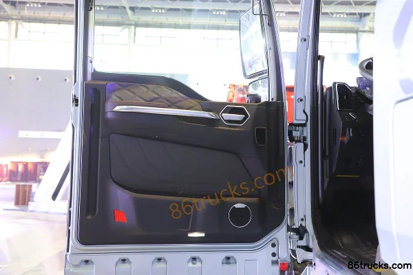 Sinotruk Sitrak G7H Heavy Truck 560hp 6X4(10 wheels) Dual-Fuel Automatic Tractor Truck Cab (2) | 86Trucks