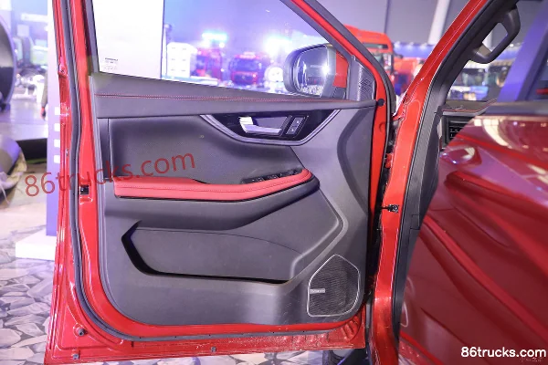 Sinotruk Bosheng 2024 version premium 2.0T diesel 190 ch automatique 4 roues motrices empattement standard double cabine pick-up Châssis (2)