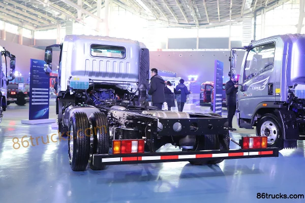 Sinotruk HOWO Tongsheng 170 ch 4X2(6 roues) 4,15 m camion plateau cabine avancée (suspension pneumatique) Extérieur (3) | 86Trucks