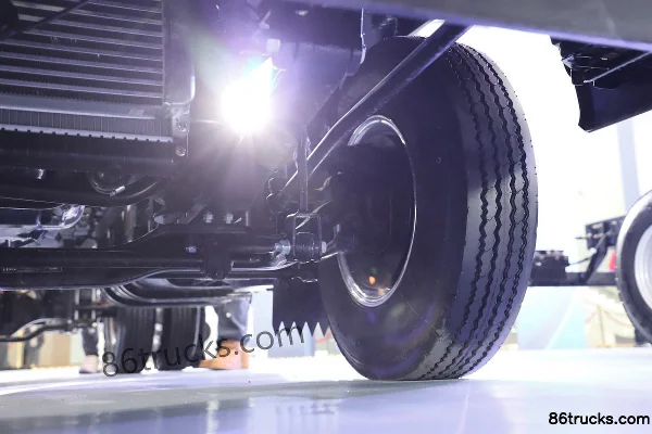 Sinotruk HOWO Tongsheng 170 ch 4X2(6 roues) 4,15 m camion plateau cabine avancée (suspension pneumatique) Châssis (3) | 86Trucks