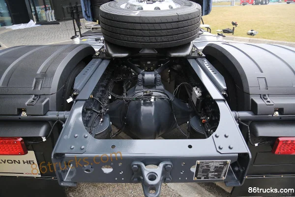 SAIC Hongyan Genlyon H6 520 hp 4X2(6 wheels) AMT Automatic Tractor Truck Chassis (3) | 86Trucks