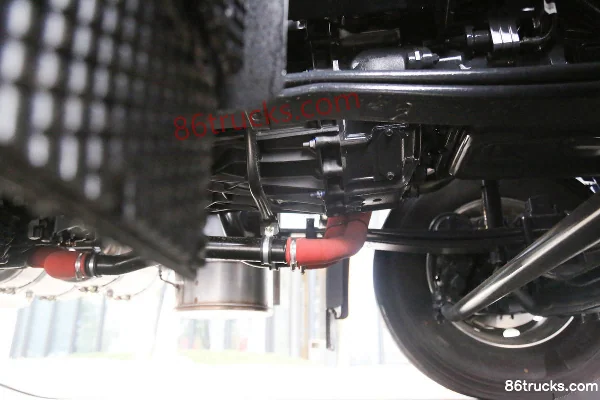 SAIC Hongyan Genlyon H6 520 hp 4X2(6 wheels) AMT Automatic Tractor Truck Chassis (2) | 86Trucks