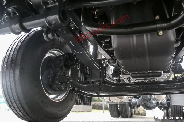 SAIC Hongyan GenlyonC6 PLUS 500 ch 6X4(10 roues) LNG tracteur routier Châssis (2) | 86Trucks