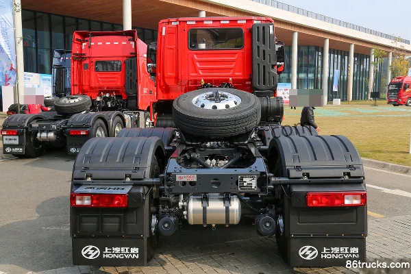 SAIC Hongyan Jiehu H6 Standard High-Efficiency Lightweight 390 hp 6X4(10 wheels) Tractor Truck (China VI) (Ratio 4.111) Exterior (3) | 86Tru