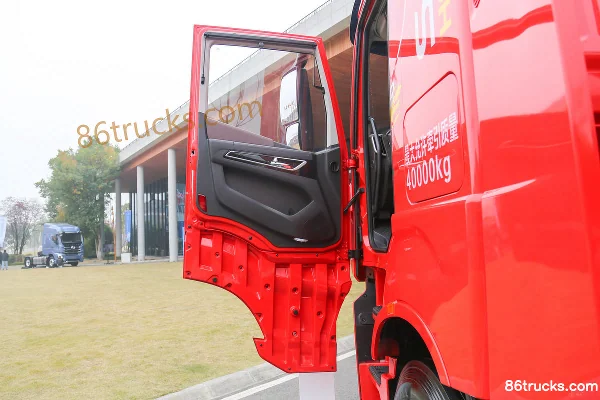SAIC Hongyan Genlyon H6 Standard Load Edition 500hp 6X4(10 wheels) LNG Tractor Truck (China VI) Cab (1) | 86Trucks