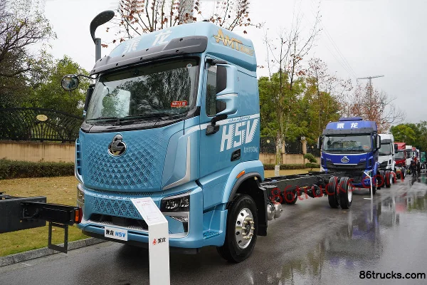 Dongfeng H5V Chuangfu Edition 7L Diesel 350 hp 4X2(6 wheels) Fast Gear 10-Speed 6.8m Van Cargo Truck Exterior (2) | 86Trucks