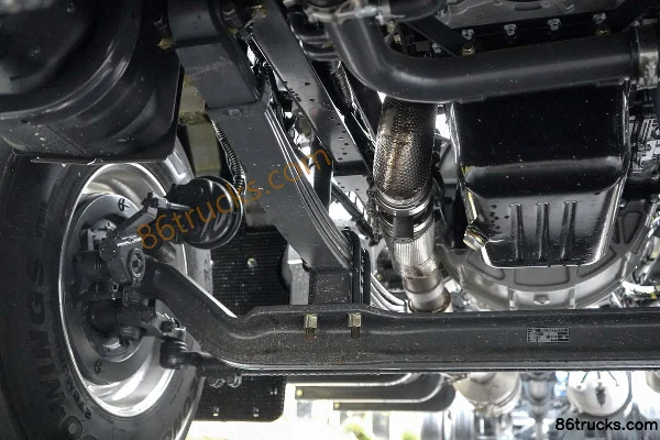 Dongfeng H5V Chuangfu Edition 7L Diesel 350 hp 4X2(6 wheels) Fast Gear 10-Speed 6.8m Van Cargo Truck Chassis (2) | 86Trucks