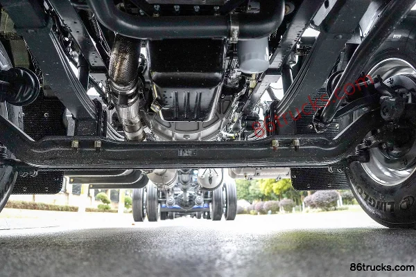 Dongfeng H5V Chuangfu Edition 7L Diesel 350 hp 4X2(6 wheels) Fast Gear 10-Speed 6.8m Van Cargo Truck Chassis (1) | 86Trucks