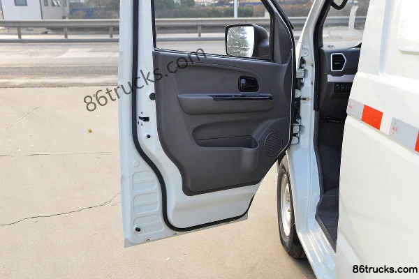 Jiangling Jingma E-Lu Fu 3.2T 2-Seat 4.865m Electric Panel Van 39.6kWh Cab (2) | 86Trucks